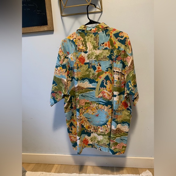 Tori Richard’s Boat Day Aloha Hawaiian Shirt - Picture 4 of 4